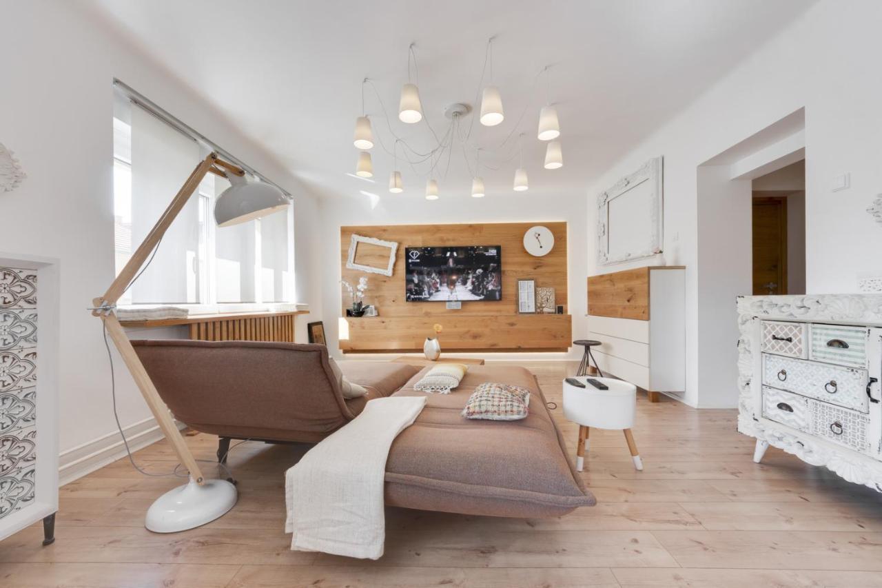 Amazing Apartment In Downtown Μαριμπόρ Εξωτερικό φωτογραφία