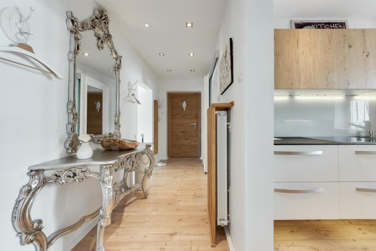 Amazing Apartment In Downtown Μαριμπόρ Εξωτερικό φωτογραφία