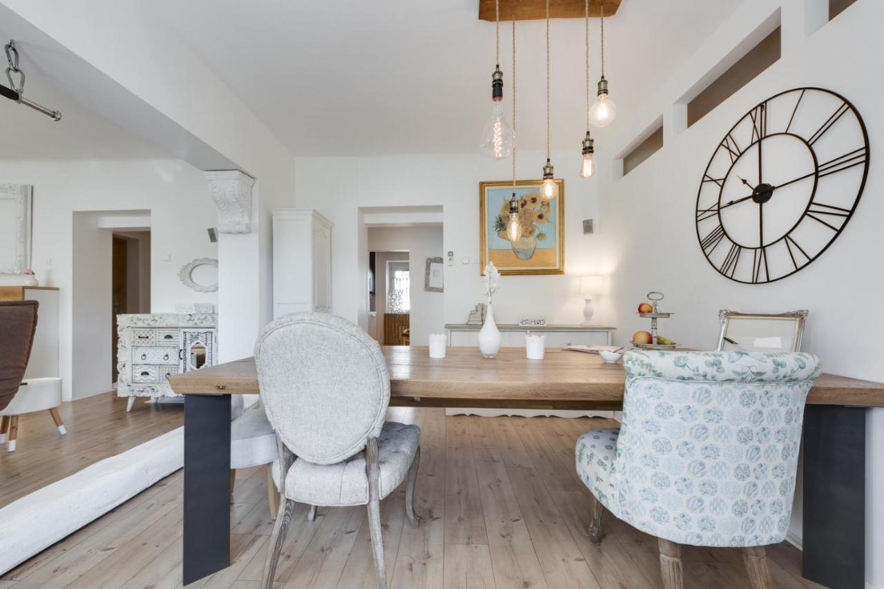 Amazing Apartment In Downtown Μαριμπόρ Εξωτερικό φωτογραφία