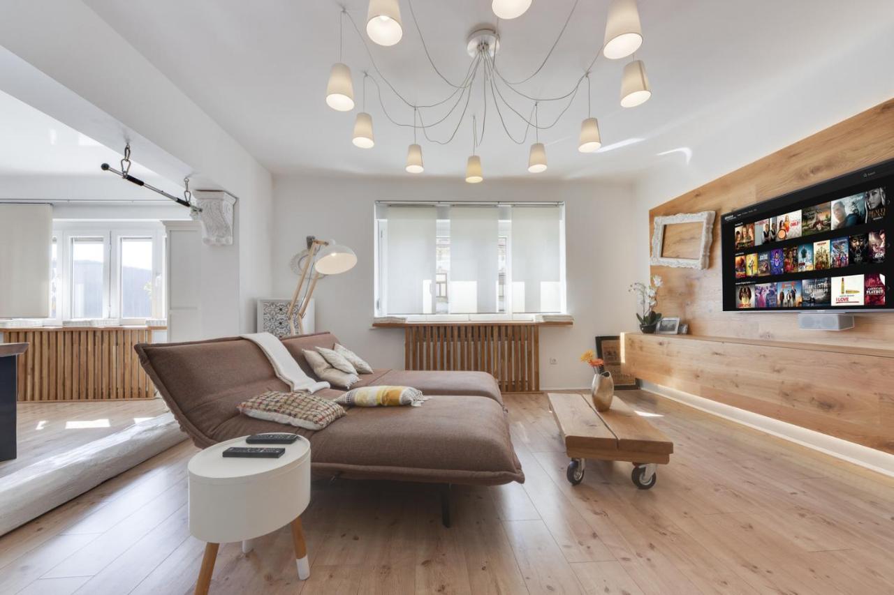 Amazing Apartment In Downtown Μαριμπόρ Εξωτερικό φωτογραφία