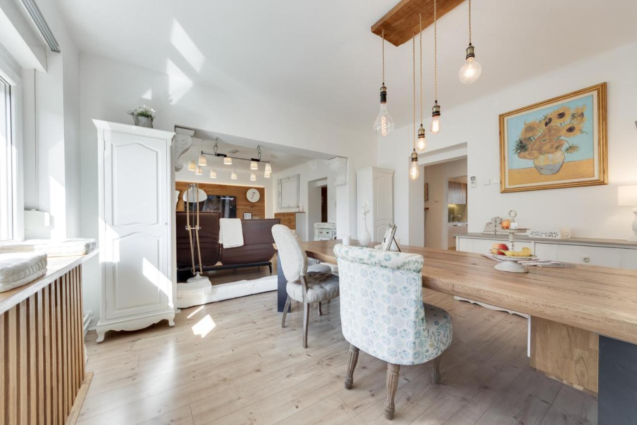 Amazing Apartment In Downtown Μαριμπόρ Εξωτερικό φωτογραφία